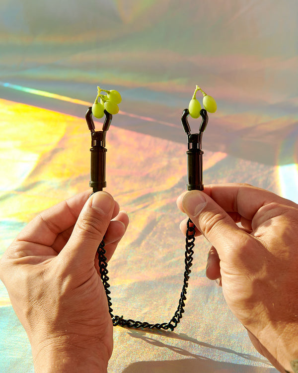 Black Deluxe Adjustable Nipple Clamps